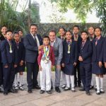 Felicita Cuauhtémoc Blanco a ganadores de Olimpiada del Conocimiento Infantil 2018 Felicita gobernador a estudiantes