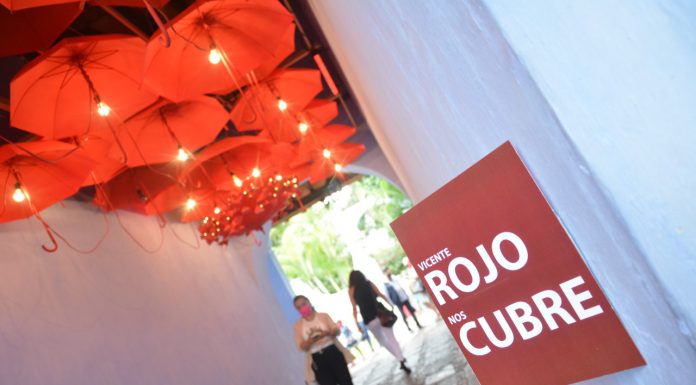 Obras de Vicente Rojo y Guillermo Monroy atraen gran cantidad de visitantes al Jardín Borda en Cuernavaca Vicente Rojo en el Jardin Borda